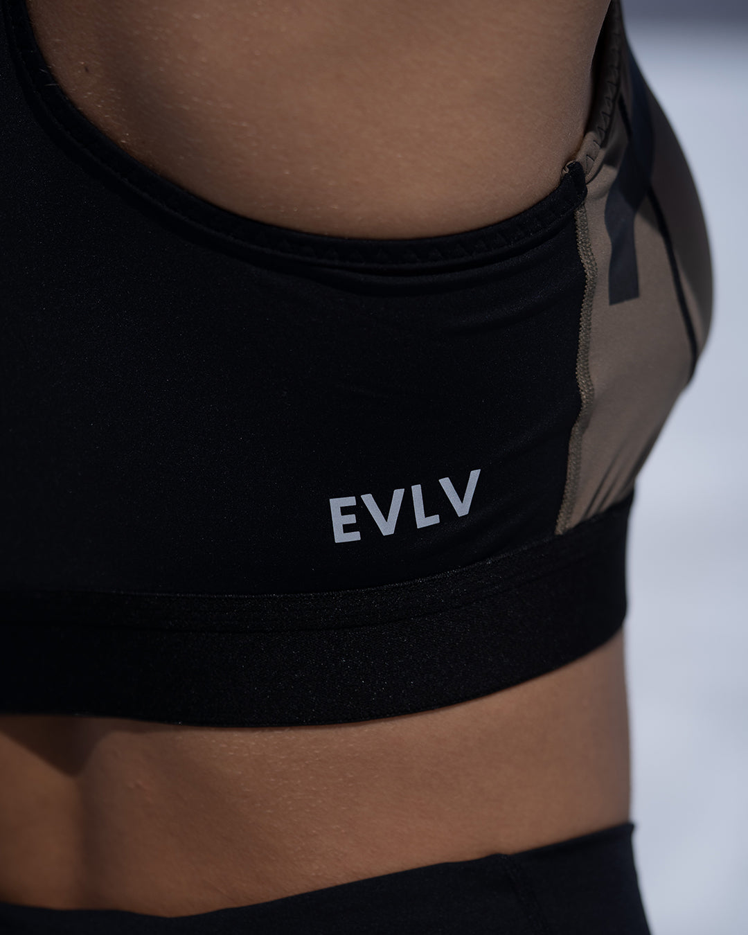 Zip Up Reflective Performance Bra